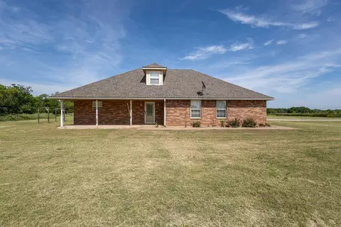 4730 SW Paint Rd, Cache, OK 73527