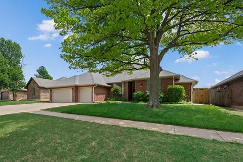 516 NW 143 St, Edmond, OK 73012