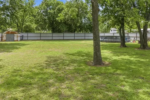Exterior - 303 E Main St, Ringling, OK 73456 photo 9 of 10