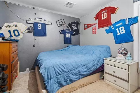 Bedroom - 303 E Main St, Ringling, OK 73456 photo 4 of 5