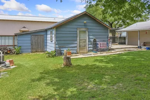 Exterior - 303 E Main St, Ringling, OK 73456 photo 6 of 10