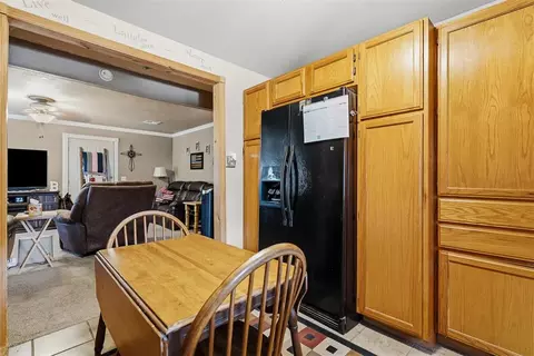 Entry Way - 303 E Main St, Ringling, OK 73456 photo 1 of 2