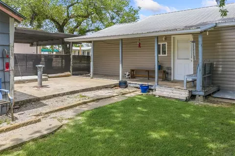 Exterior - 303 E Main St, Ringling, OK 73456 photo 5 of 10