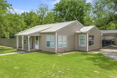 Exterior - 303 E Main St, Ringling, OK 73456 photo 4 of 10
