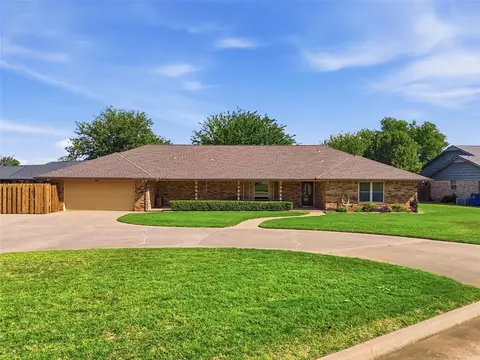916 W Fay Ave, Kingfisher, OK 73750