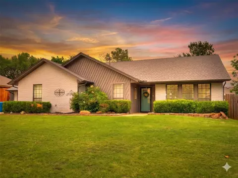 2508 Valley Brook Dr, Edmond, OK 73034
