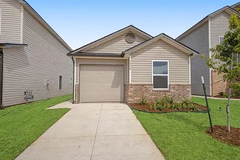 3636 Maggie Rd, Mustang, OK 73064