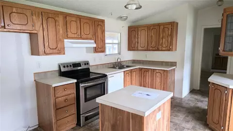 Kitchen - 417566 E 1140 Rd, Checotah, OK 74426 photo 2 of 9