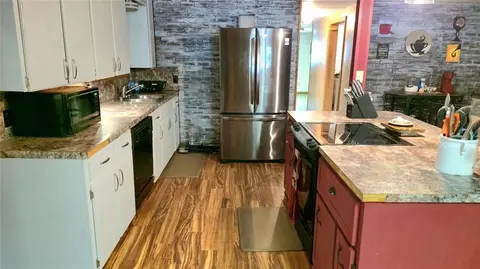 Kitchen - 417566 E 1140 Rd, Checotah, OK 74426 photo 6 of 9