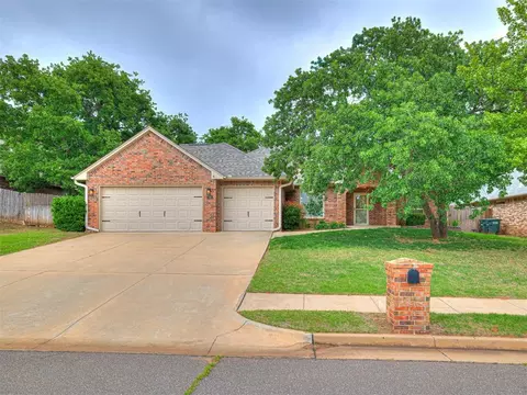 736 Martina Ln, Edmond, OK 73034