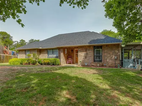 Exterior - 1420 Canyon Lake Rd, Calumet, OK 73014 photo 1 of 13