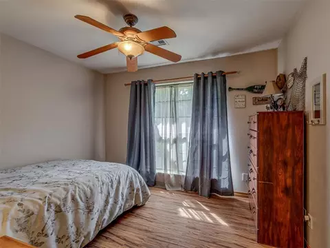 Bedroom - 1420 Canyon Lake Rd, Calumet, OK 73014 photo 3 of 4