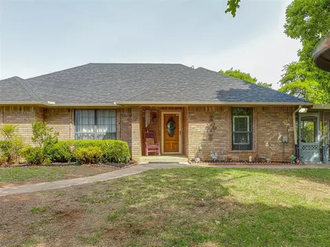 Exterior - 1420 Canyon Lake Rd, Calumet, OK 73014 photo 2 of 13