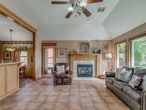 Living - 1420 Canyon Lake Rd, Calumet, OK 73014 photo 2 of 5