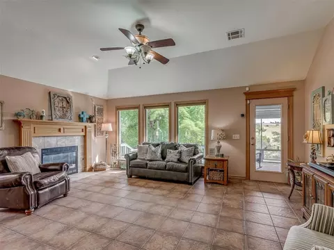 Living - 1420 Canyon Lake Rd, Calumet, OK 73014 photo 1 of 5