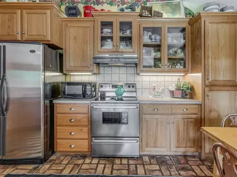 Kitchen - 1420 Canyon Lake Rd, Calumet, OK 73014 photo 2 of 3