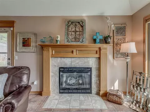 Living - 1420 Canyon Lake Rd, Calumet, OK 73014 photo 5 of 5