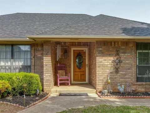 Exterior - 1420 Canyon Lake Rd, Calumet, OK 73014 photo 4 of 13