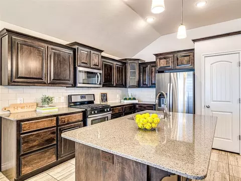 2381 NW 191st Ct, Edmond, OK 73012