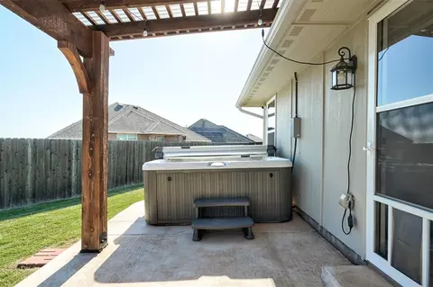 2709 NW 195th St, Edmond, OK 73012