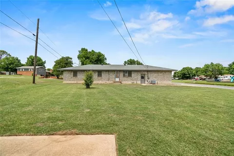 Exterior - 808 Mimosa Dr, Watonga, OK 73772 photo 4 of 6