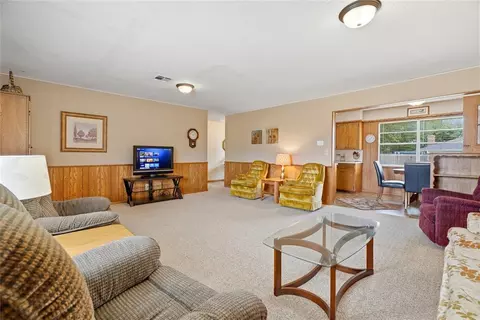 Living - 808 Mimosa Dr, Watonga, OK 73772 photo 2 of 2