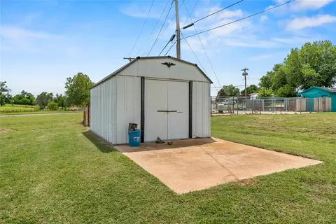 Other - 808 Mimosa Dr, Watonga, OK 73772 photo 7 of 8