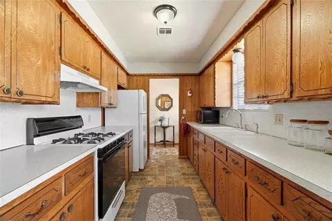 Kitchen - 808 Mimosa Dr, Watonga, OK 73772 photo 1 of 1