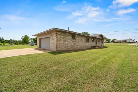 Other - 808 Mimosa Dr, Watonga, OK 73772 photo 1 of 8