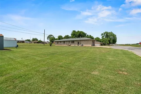 Exterior - 808 Mimosa Dr, Watonga, OK 73772 photo 6 of 6