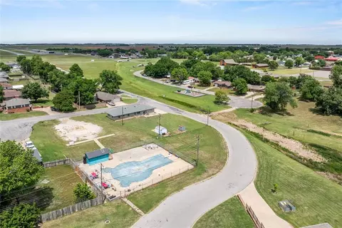 View/Area - 808 Mimosa Dr, Watonga, OK 73772 photo 3 of 3