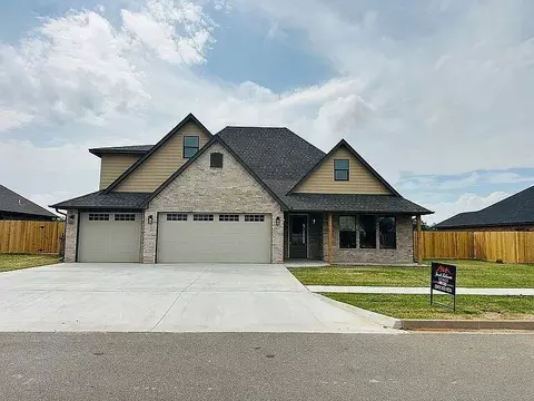 3405 Hogan Dr, Weatherford, OK 73096