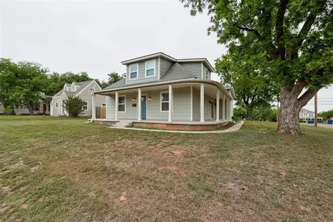 1502 W Cleveland Ave, Guthrie, OK 73044
