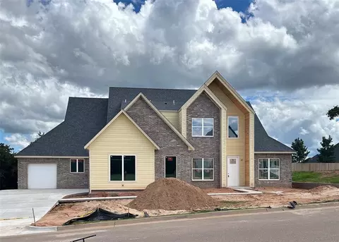 4548 Maple Ridge Dr, Edmond, OK 73034
