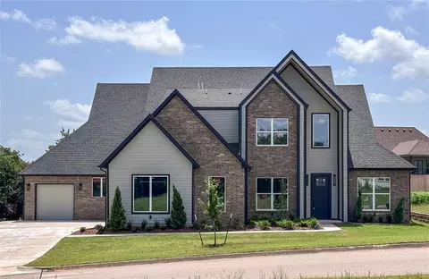 4548 Maple Ridge Dr, Edmond, OK 73034