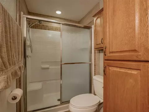 Bath - 115686 S 4190th Rd, Checotah, OK 74426 photo 5 of 6