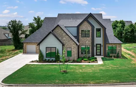 8132 Amber Ridge Dr, Edmond, OK 73034