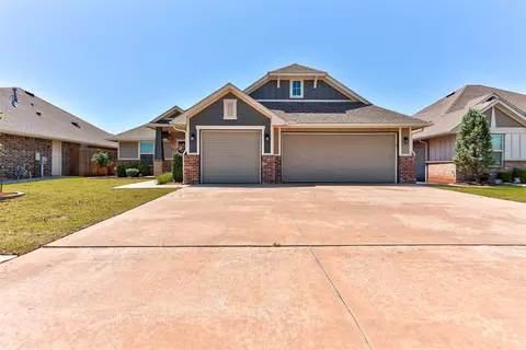 2800 Pebble Creek St, Moore, OK 73160
