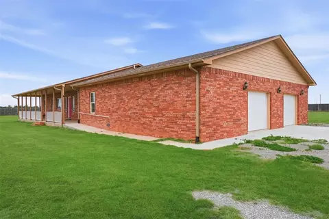 Exterior - 18784 E 1130 Rd, Sayre, OK 73662 photo 4 of 6
