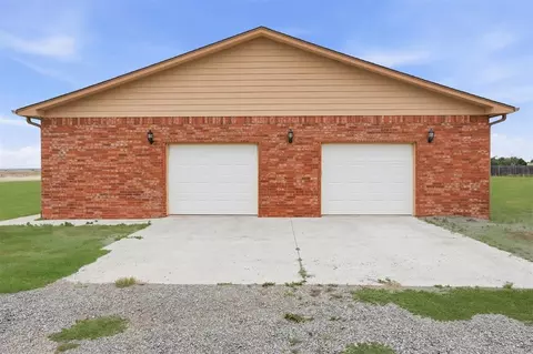 Exterior - 18784 E 1130 Rd, Sayre, OK 73662 photo 6 of 6