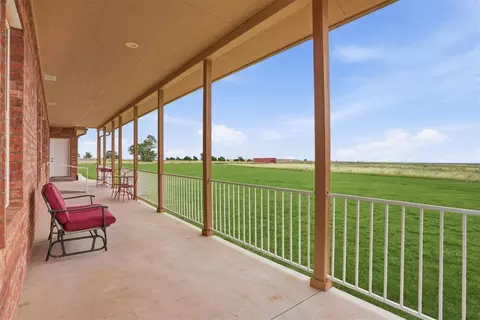 Exterior - 18784 E 1130 Rd, Sayre, OK 73662 photo 5 of 6