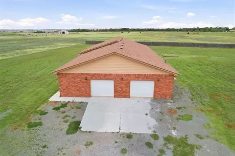 Exterior - 18784 E 1130 Rd, Sayre, OK 73662 photo 3 of 6