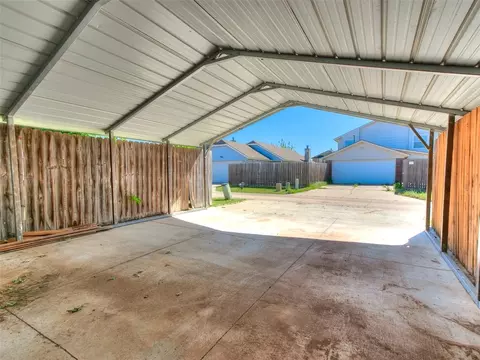 Exterior - 2114 Westmore Dr, Moore, OK 73170 photo 3 of 7