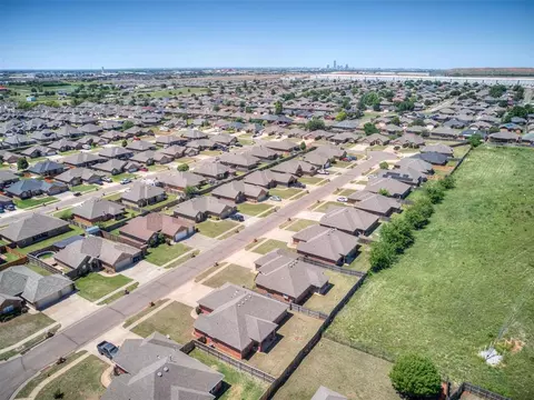 View/Area - 3312 Ashton Dr, Moore, OK 73160 photo 3 of 3