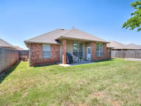 Exterior - 3312 Ashton Dr, Moore, OK 73160 photo 3 of 7