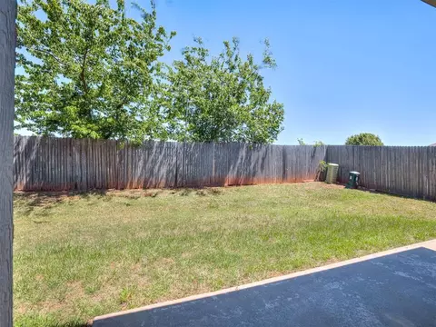 Exterior - 3312 Ashton Dr, Moore, OK 73160 photo 6 of 7