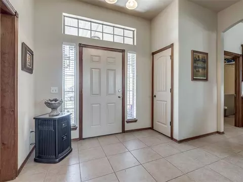 Entry Way - 3312 Ashton Dr, Moore, OK 73160 photo 3 of 4