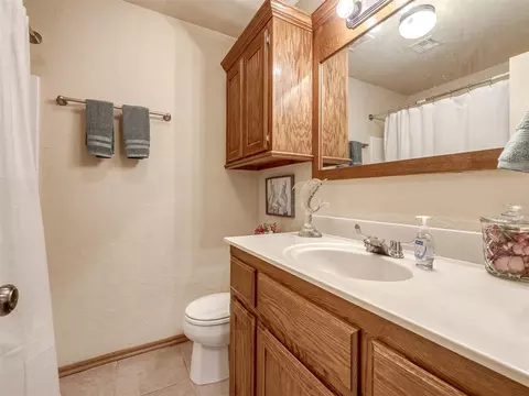 Bath - 3312 Ashton Dr, Moore, OK 73160 photo 8 of 10