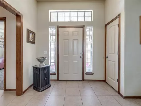 Entry Way - 3312 Ashton Dr, Moore, OK 73160 photo 2 of 4