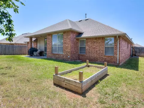 Exterior - 3312 Ashton Dr, Moore, OK 73160 photo 4 of 7